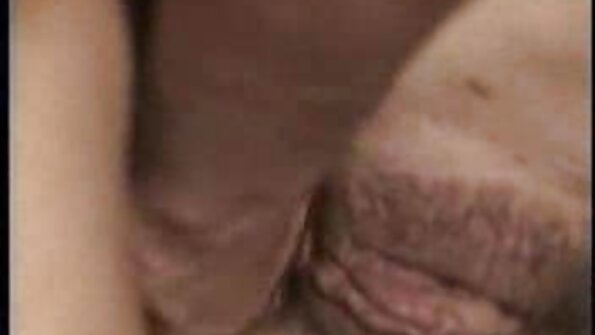 Veliki sexy porno filmovi penis ulazi u crnokosu mamicu sa vrućim donjim rubljem