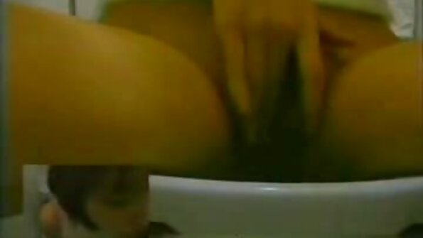 Fakultetska porno filmovi vintage gospođa probija svoju vlažnu macu od strane svog dečka